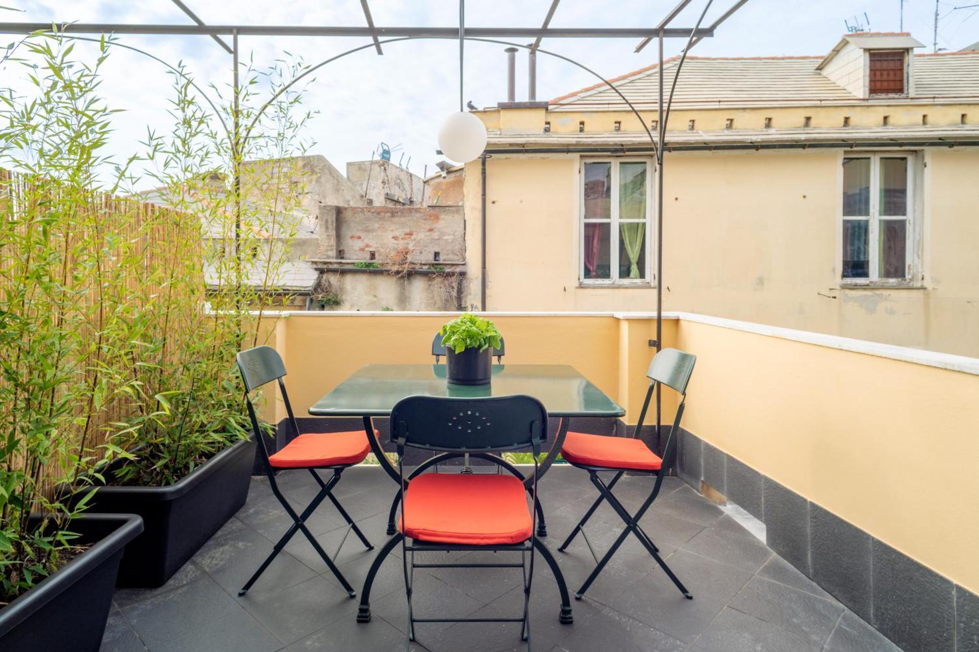 Cosy Apartment With Terrace Genua Buitenkant foto